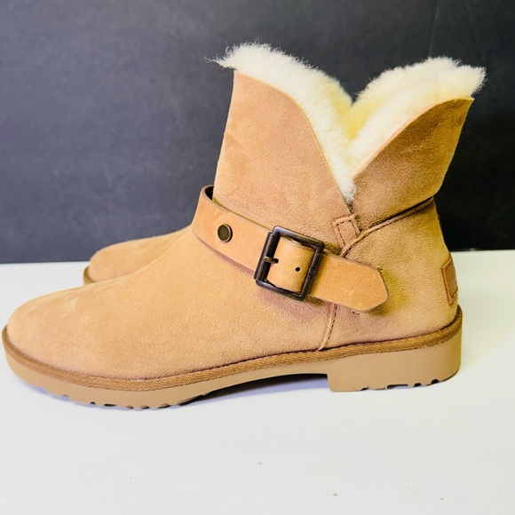 UGG ROMELY BUCKLE SHORT CHESTNUT SUEDE SHEEPSKIN WOMEN'S BOOTS SIZE US 5 NEW - Picture 2 of 7